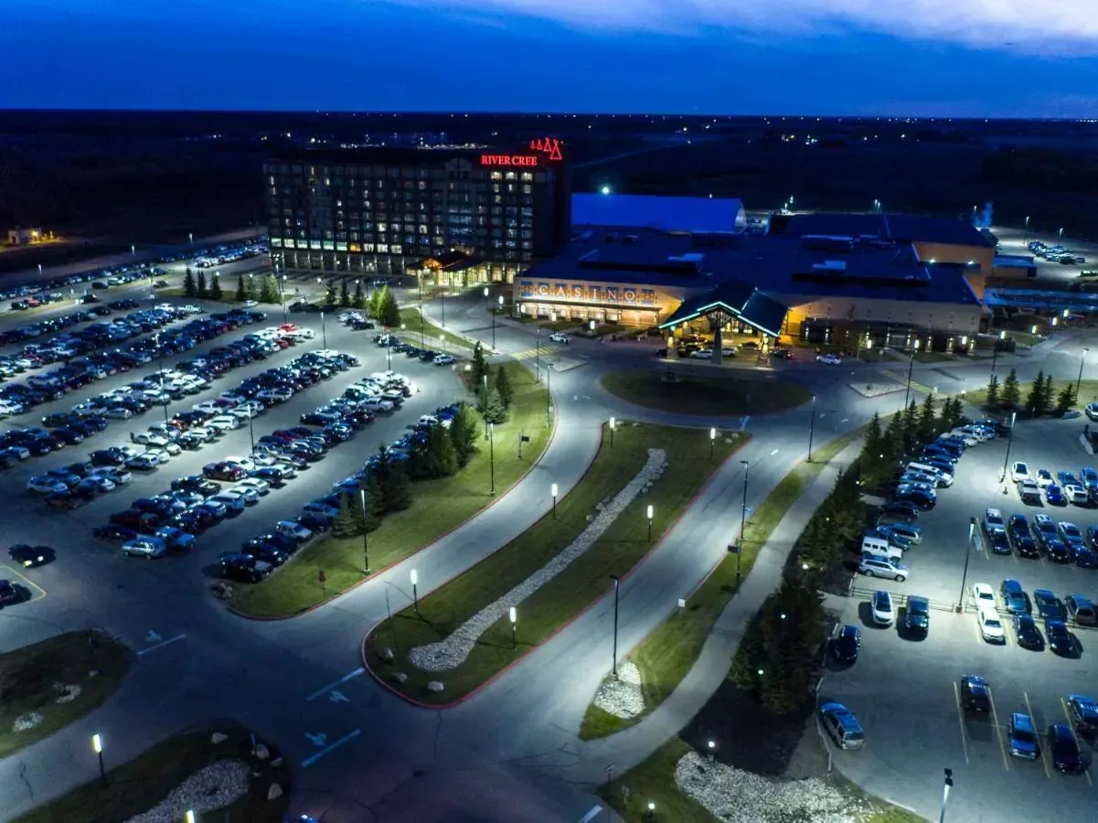 Resort exterior at River Cree